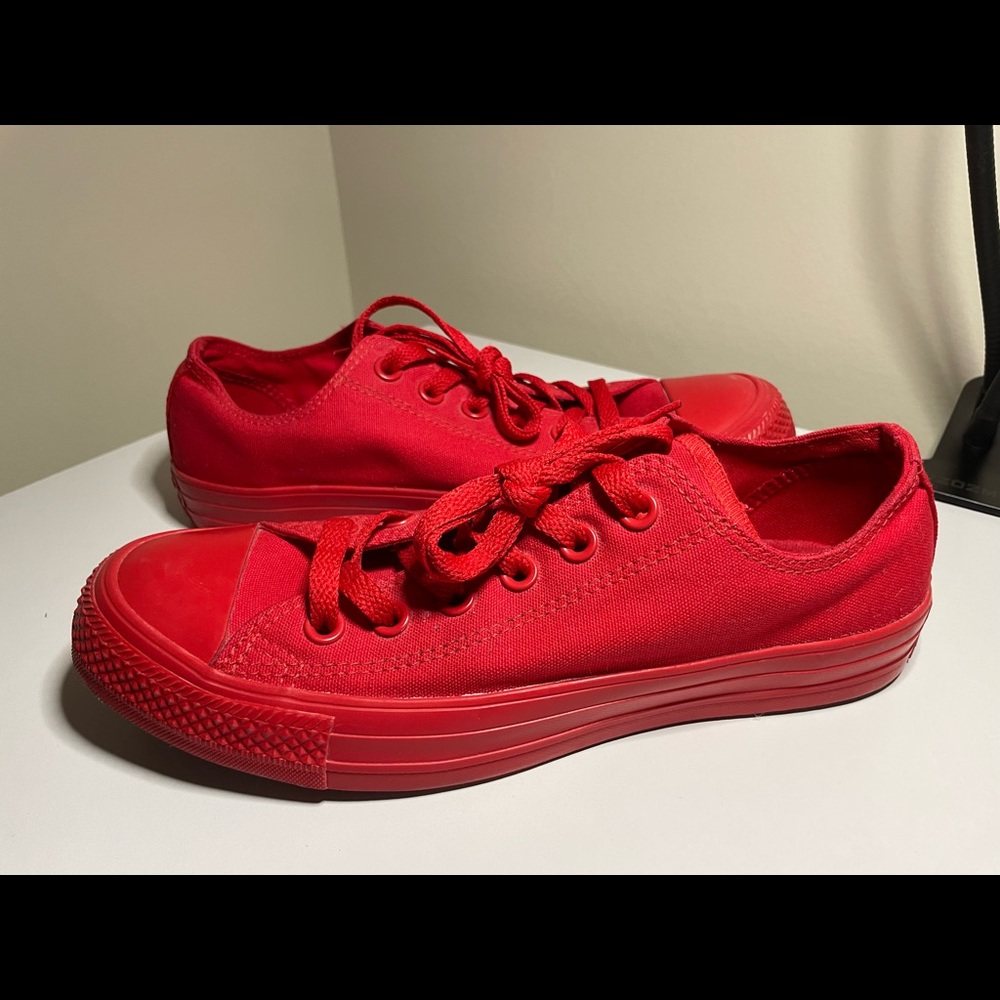All Red Converse Low Mens 6/Womens 8